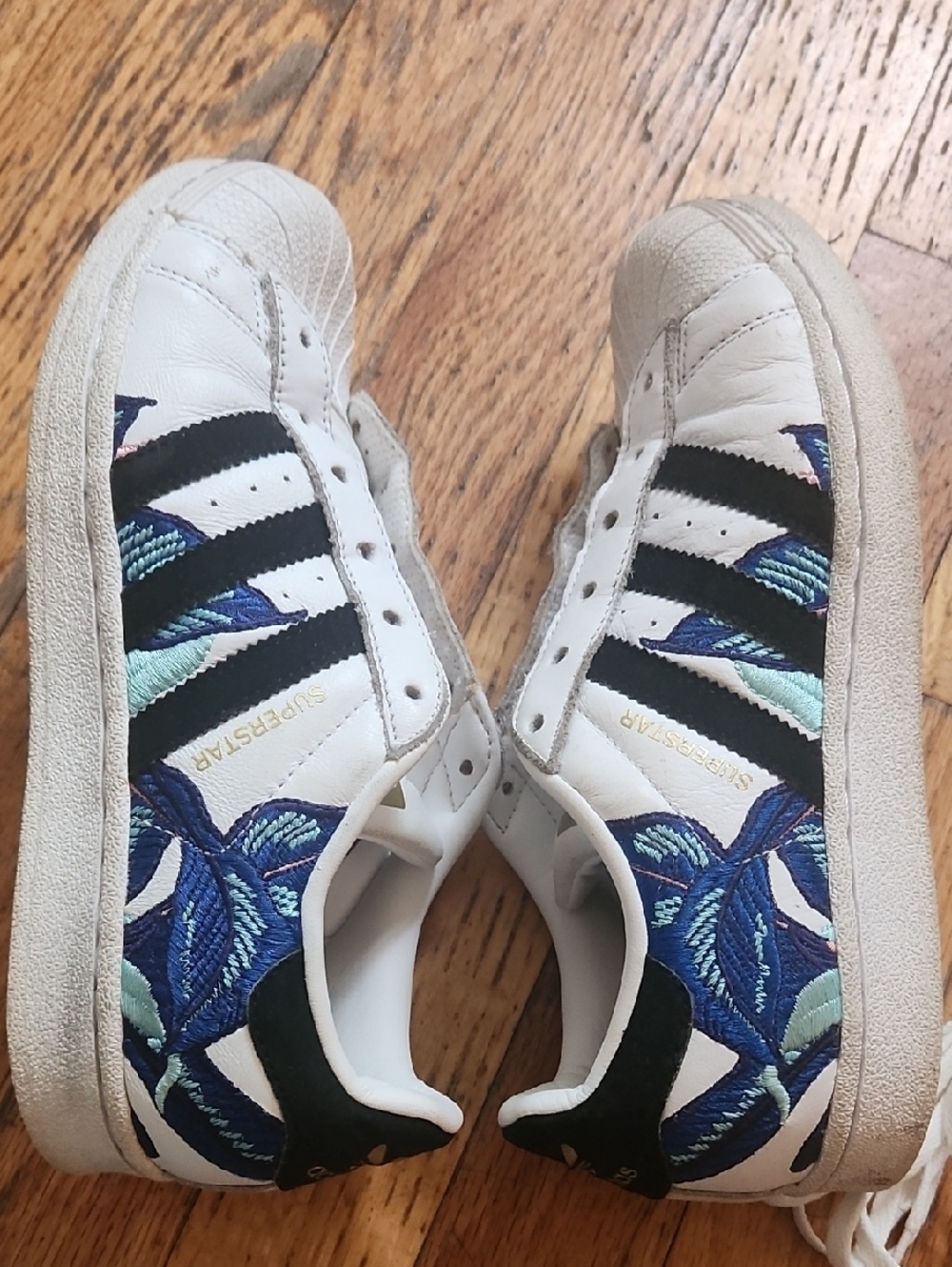 Adidas Superstar- Embroidered - Picture 6 of 9